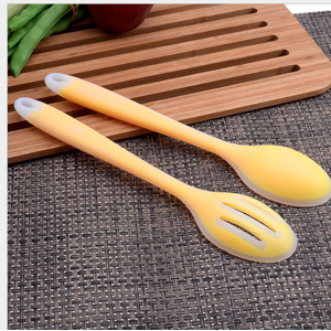 硅膠制品為什么會(huì)發(fā)黃，硅膠制品發(fā)黃原因【行業(yè)百科】